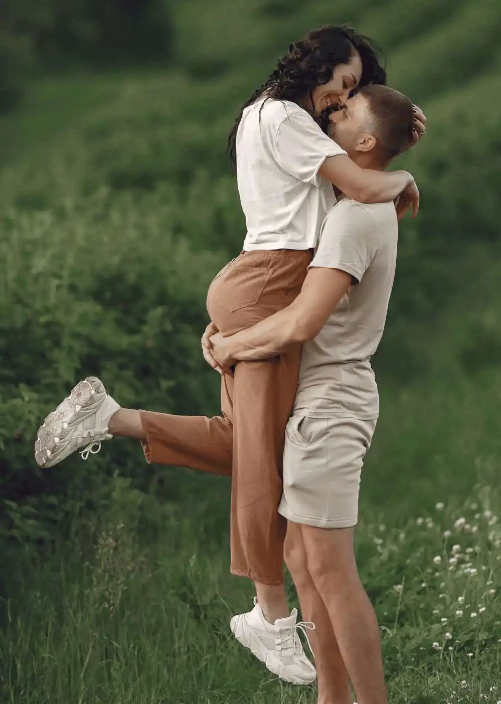 別讓感情被綁架：包養關係的界線與風險